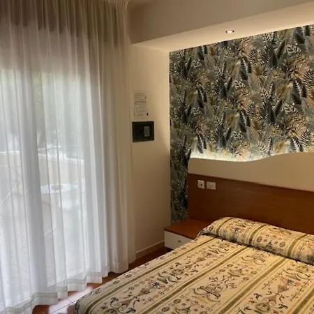 Ξενοδοχείο Coralba 3*