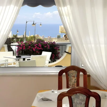 Ξενοδοχείο Coralba 3*